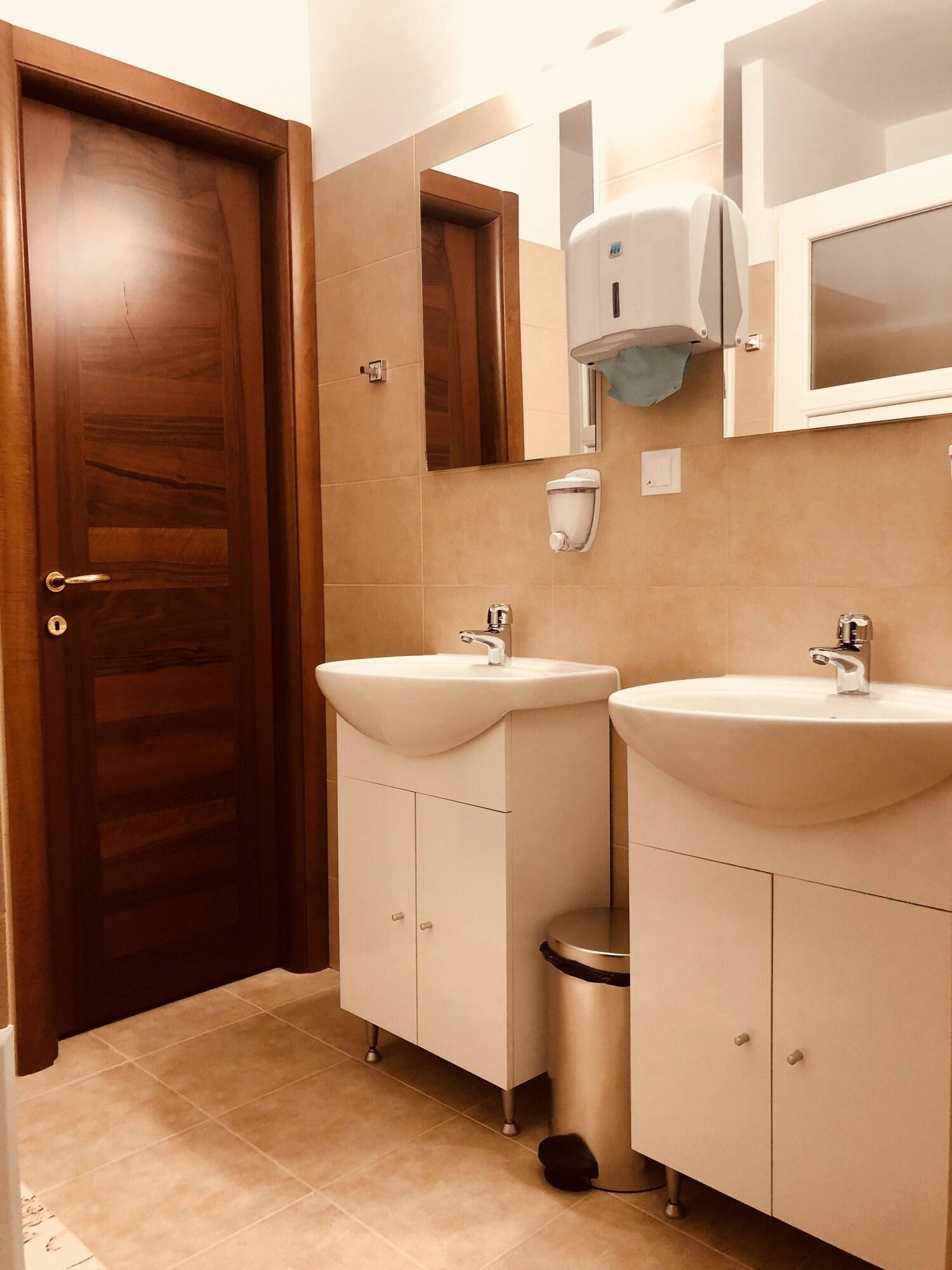 Monte Carlo Palace Rooms Bucureşti Ngoại thất bức ảnh