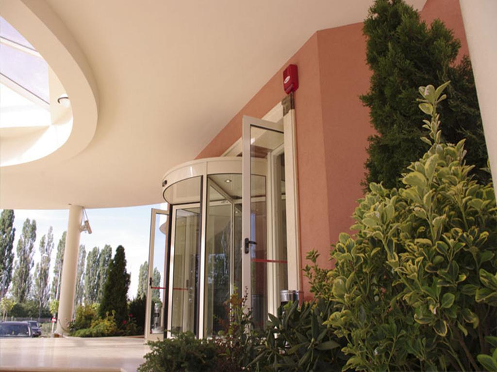 Monte Carlo Palace Rooms Bucureşti Ngoại thất bức ảnh