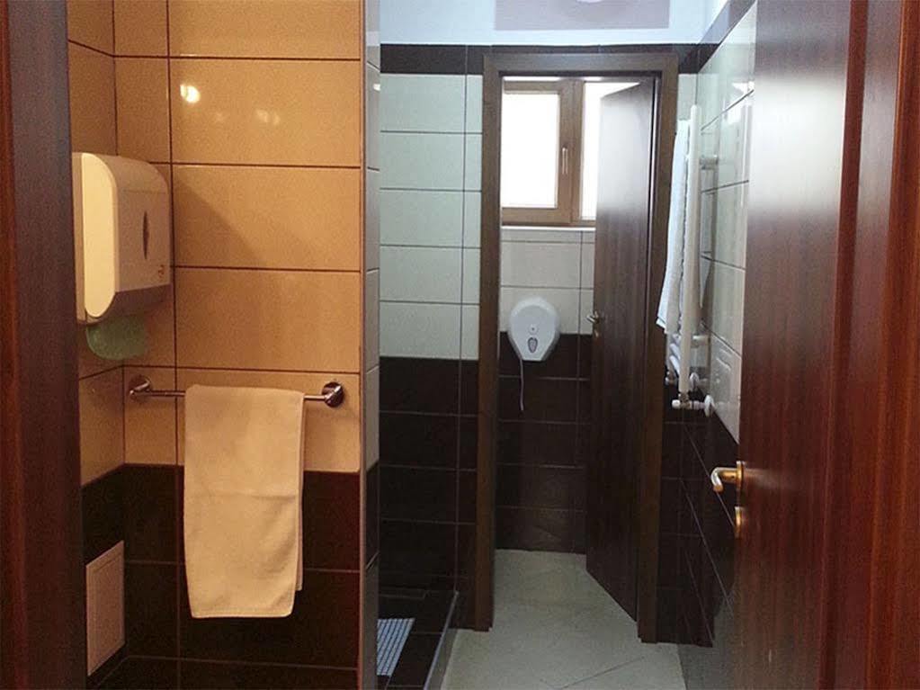 Monte Carlo Palace Rooms Bucureşti Ngoại thất bức ảnh